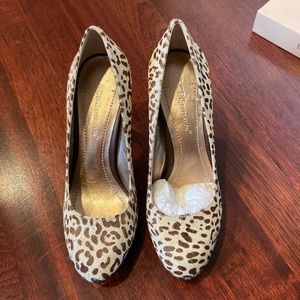 BCBG Generation Snow Leopard Pony Heels size 6